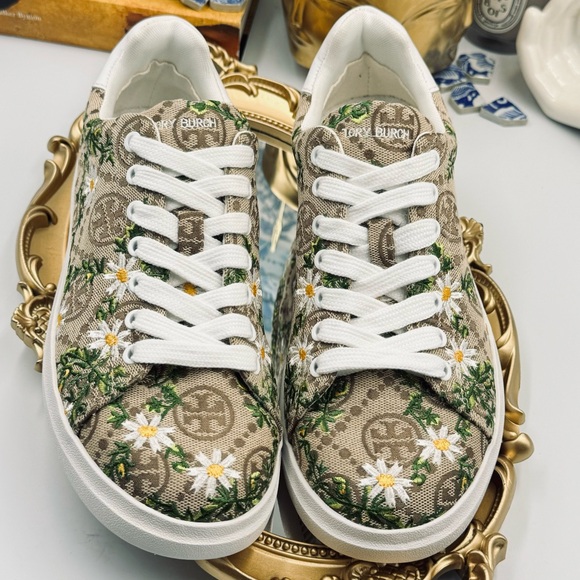 🆕 TORY BURCH 🧿 NWOT Howell Court T Monogram Floral-Embroidered Sneakers - Picture 6 of 16